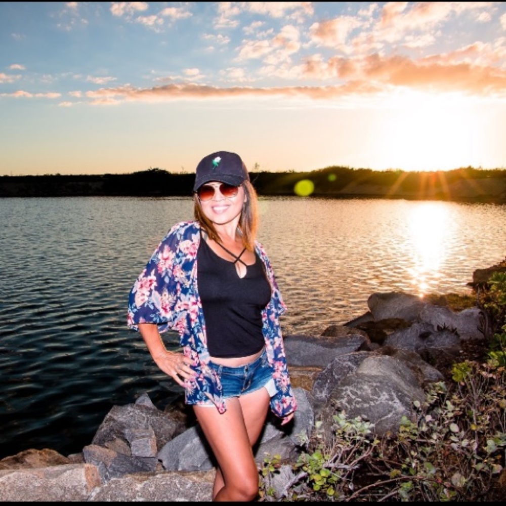 Meet your Posher, Shirlz